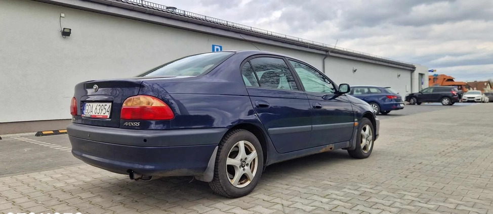 Toyota Avensis cena 3500 przebieg: 271000, rok produkcji 2001 z Gdańsk małe 67